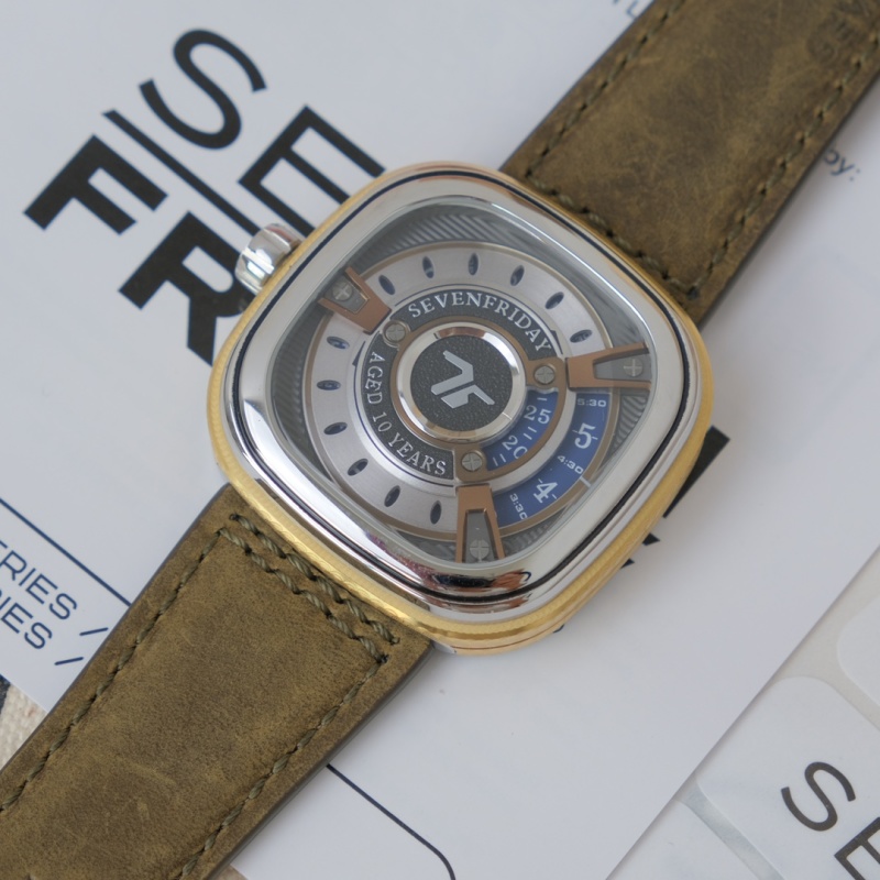 Часы SevenFriday