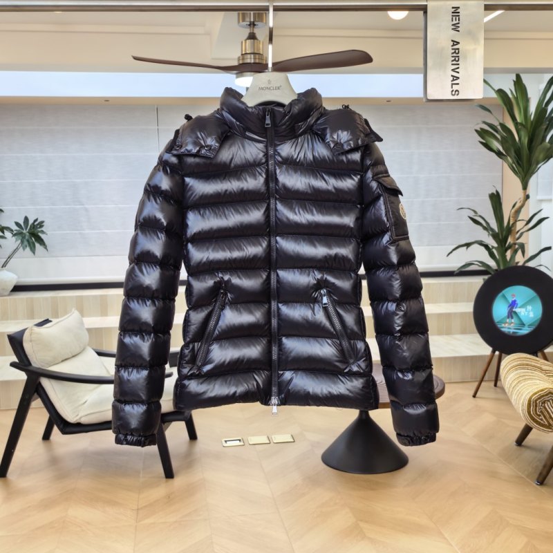 Пуховик Moncler