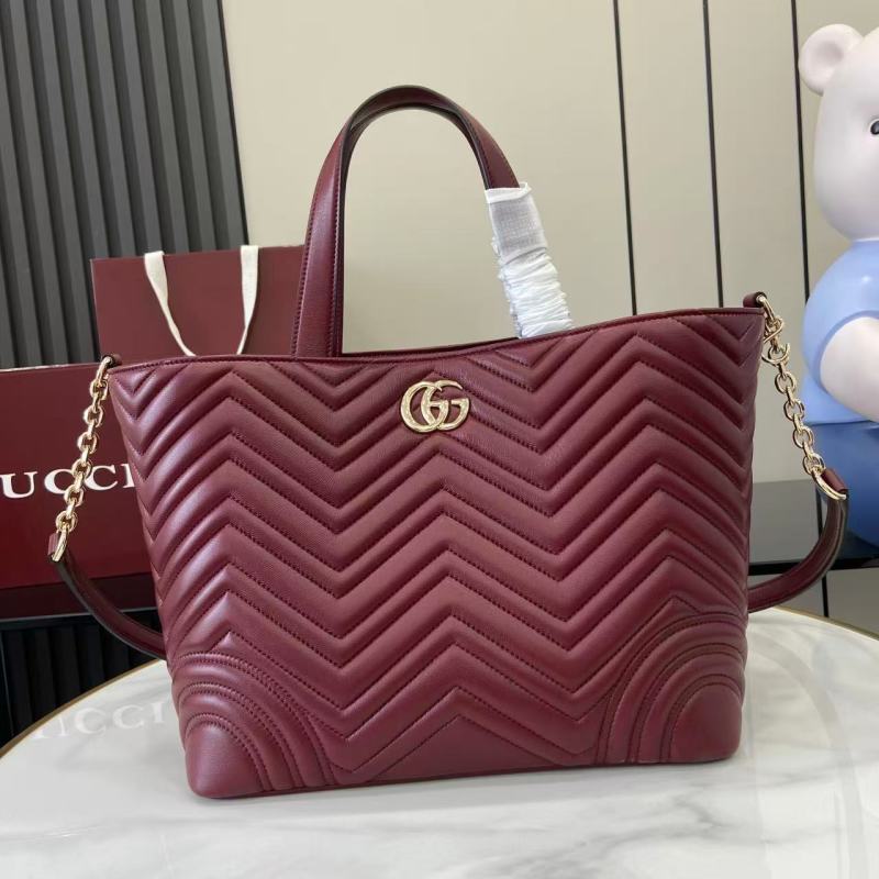 Сумка-тоут Gucci с квилтингом и цепочкой