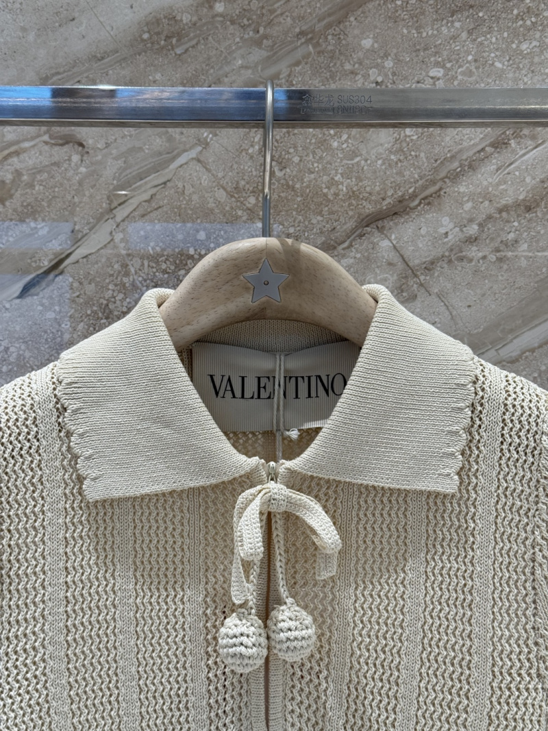 Молочная футболка Valentino с кружевной вязкой Valentino Garavani