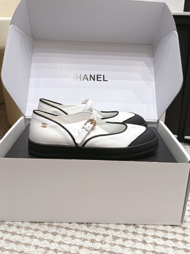Женские туфли марижан с ремешком и контрастным мысом Chanel