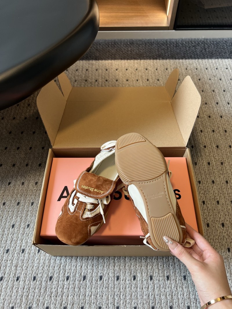 Женские мокасины Acne Studio с логотипом и бежевым верхом Acne Studios