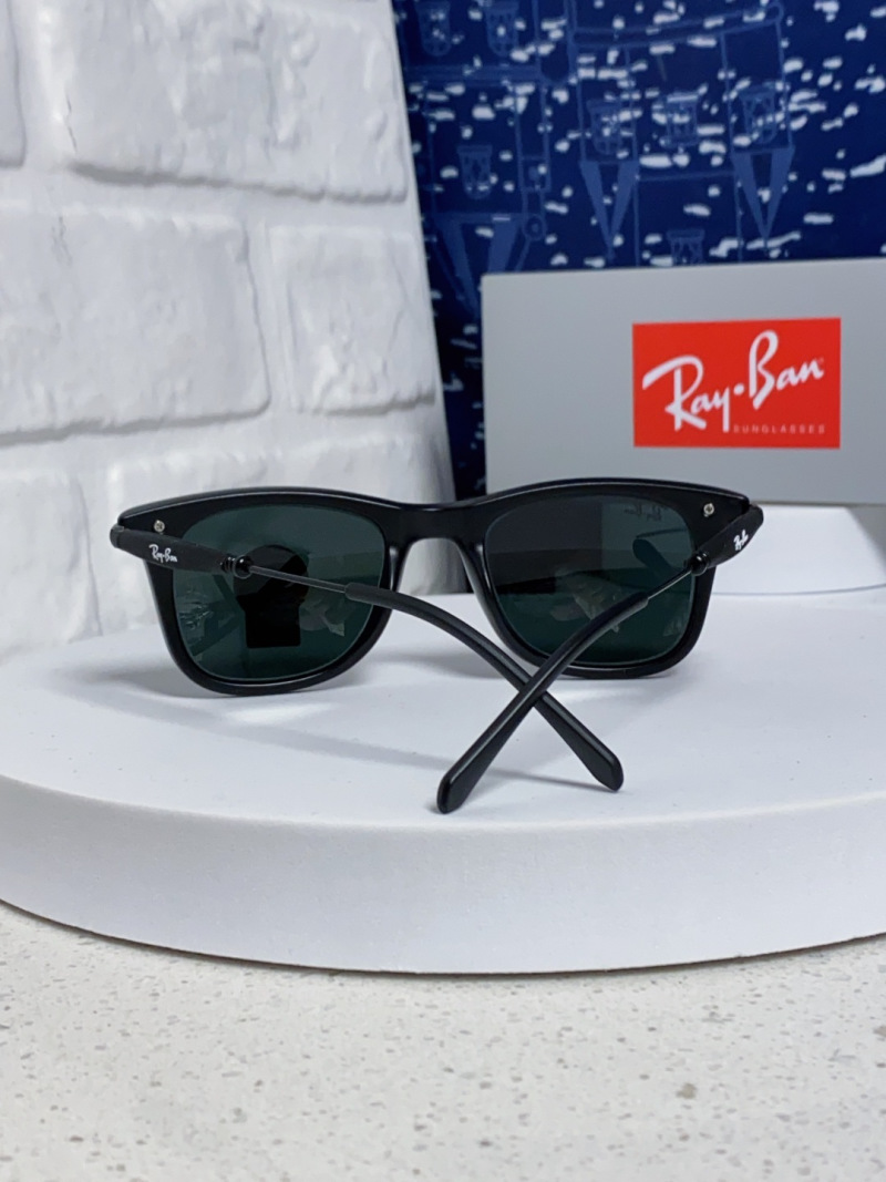 Солнечные очки Ray-Ban черные