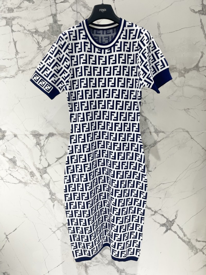 Вязаное платье Fendi с монограммой