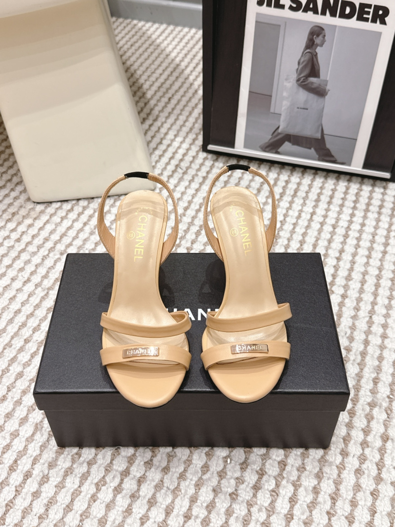 Женские кожаные босоножки на каблуке Chanel