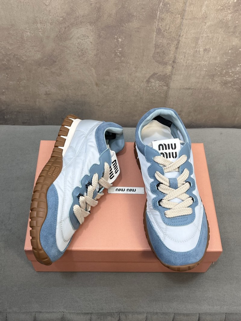 Женские кроссовки Miu Miu белые с голубыми вставками