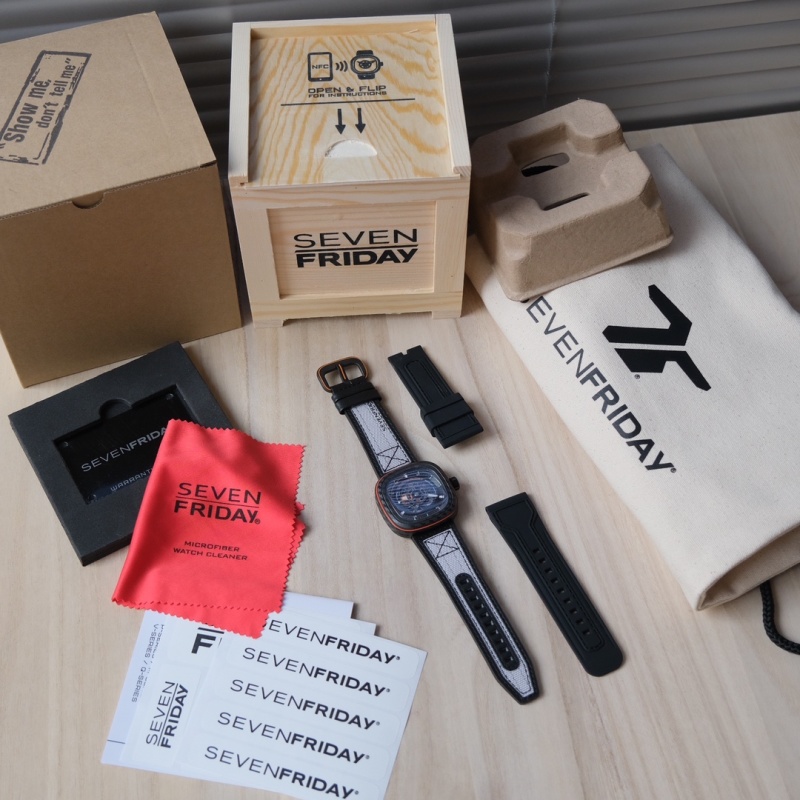 Часы SevenFriday