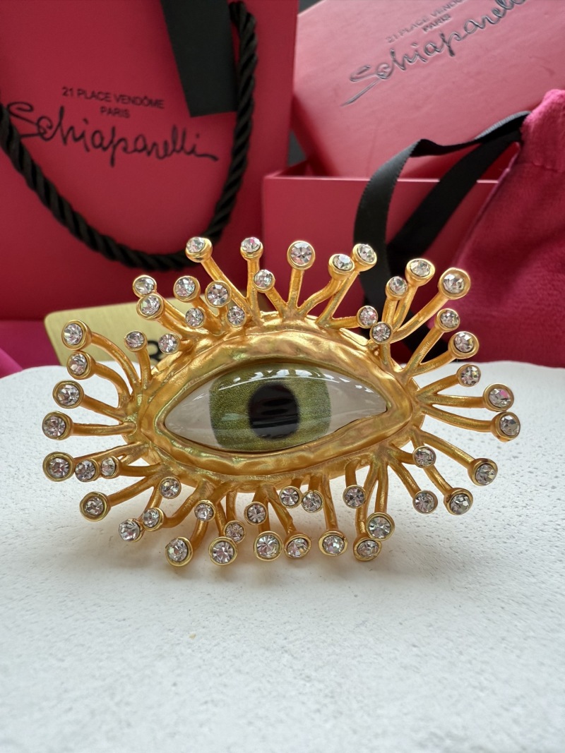 Брошь в виде глаза с кристаллами Schiaparelli