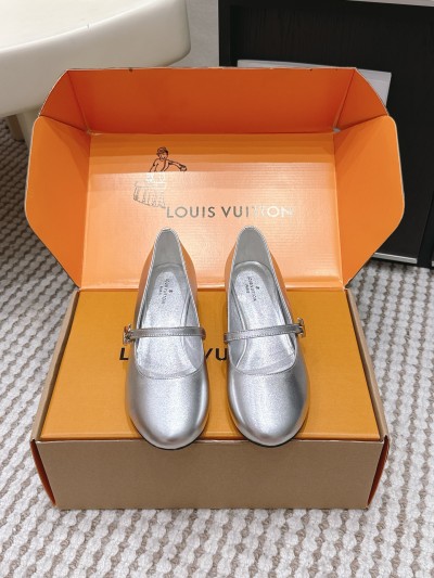 Женские туфли Louis Vuitton с пряжкой