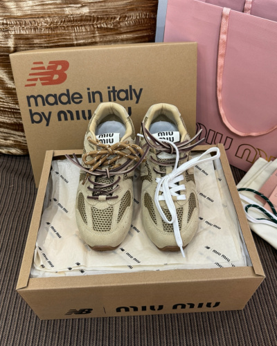 Кроссовки Miu Miu x New Balance 530