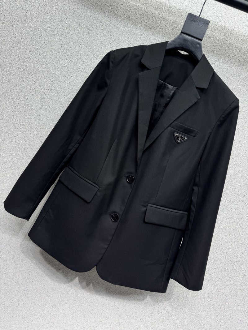 Черный пиджак Prada