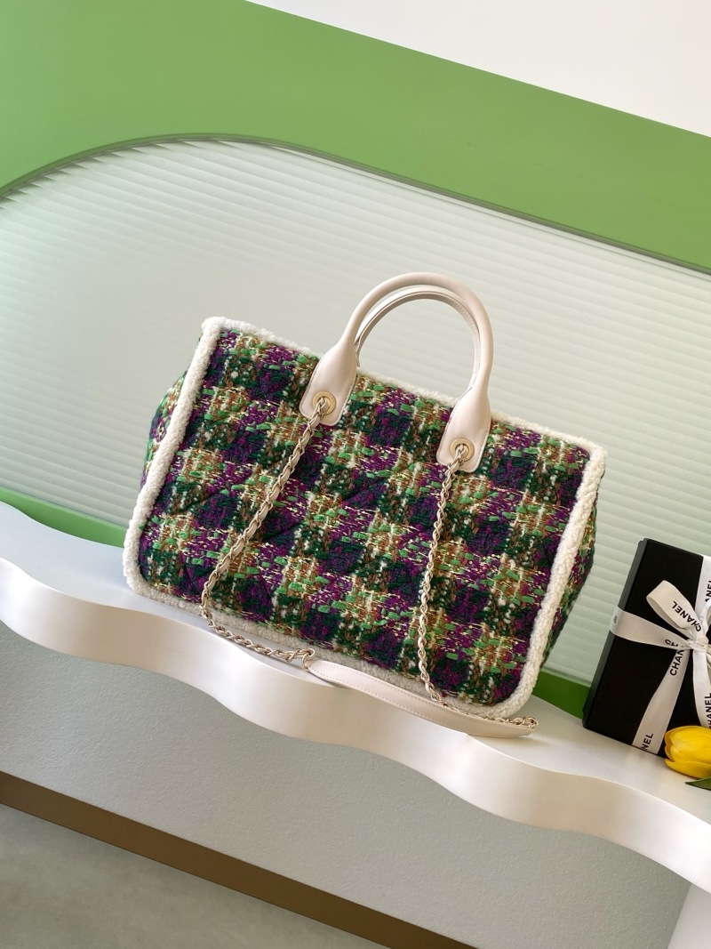 Chanel зимняя сумка из твида с меховыми вставками