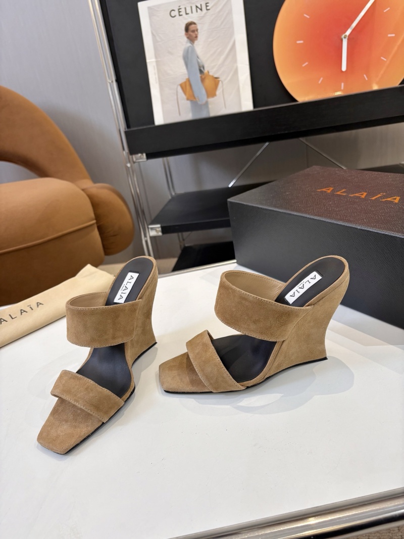Женские замшевые мюли Alaïa на клине