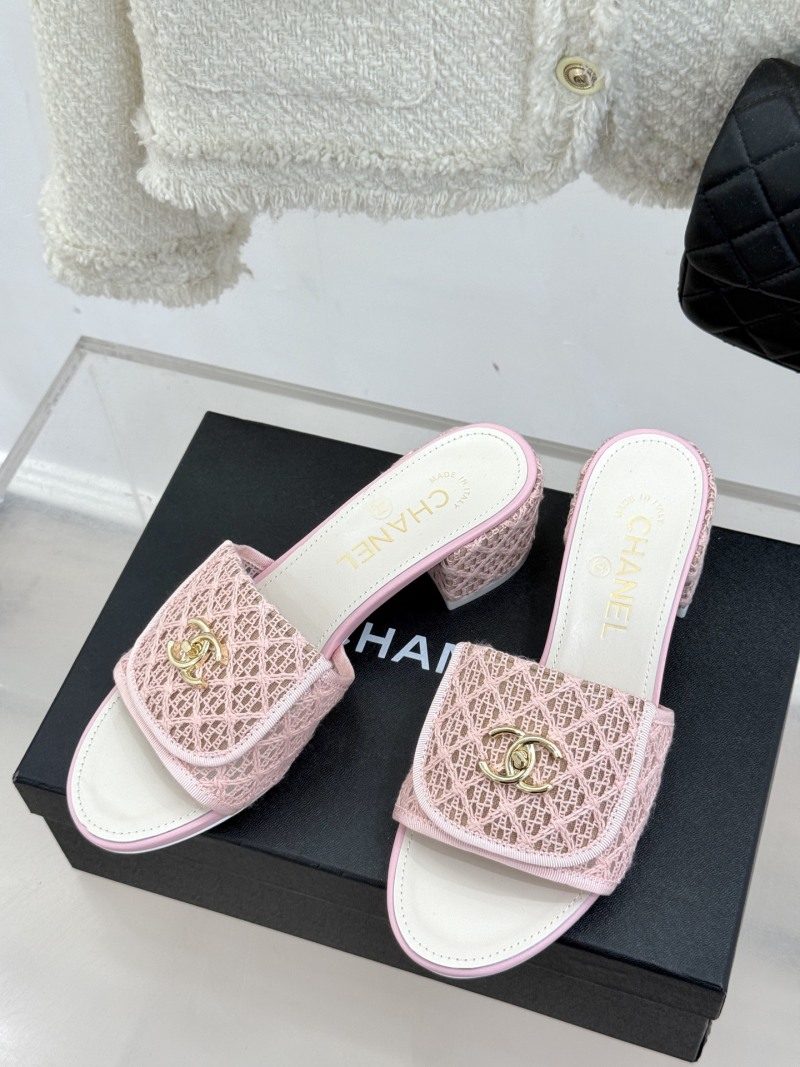 Женские мюли с плетеным верхом и золотым замком Chanel