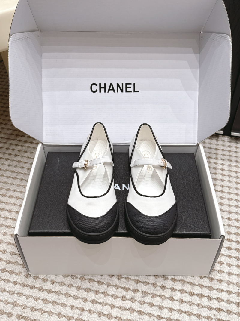 Женские туфли марижан с ремешком и контрастным мысом Chanel