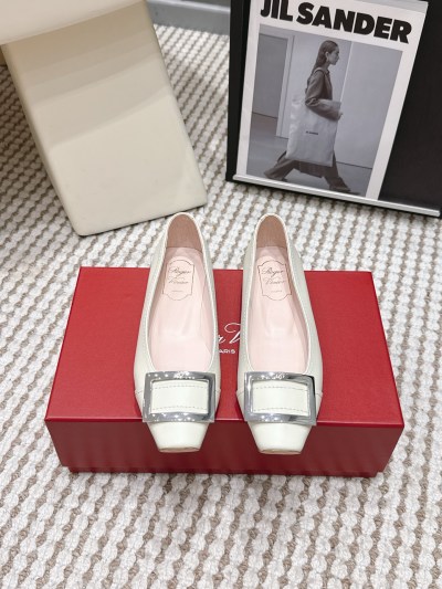 Женские туфли Roger Vivier с квадратным металлом