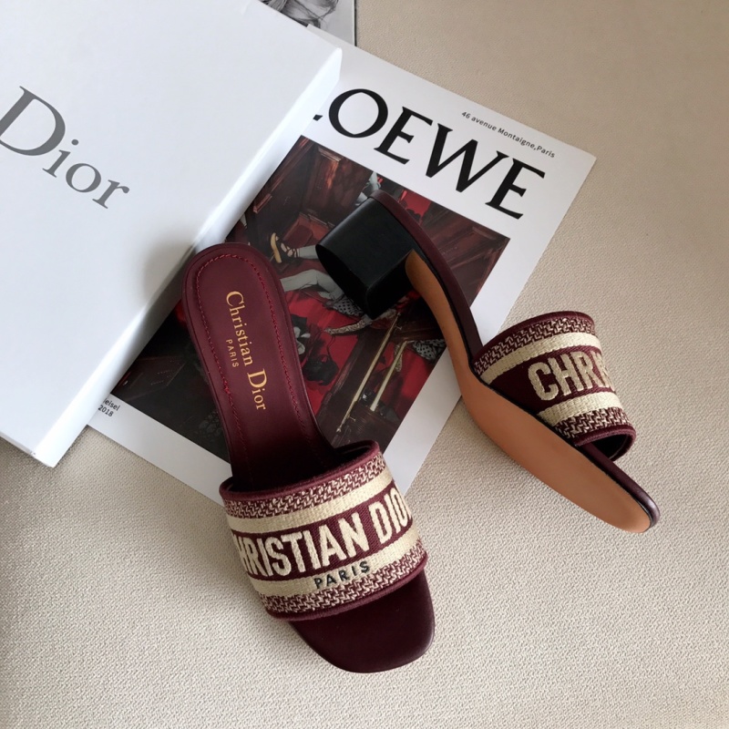Мюли женские Christian Dior с вышивкой на каблуке