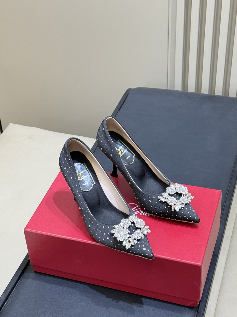 Черные туфли на шпильке со стразами и декоративной пряжкой Roger Vivier
