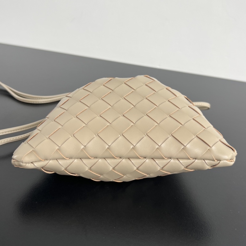 Сумка-мешок Bottega Veneta intrecciato, бежевый