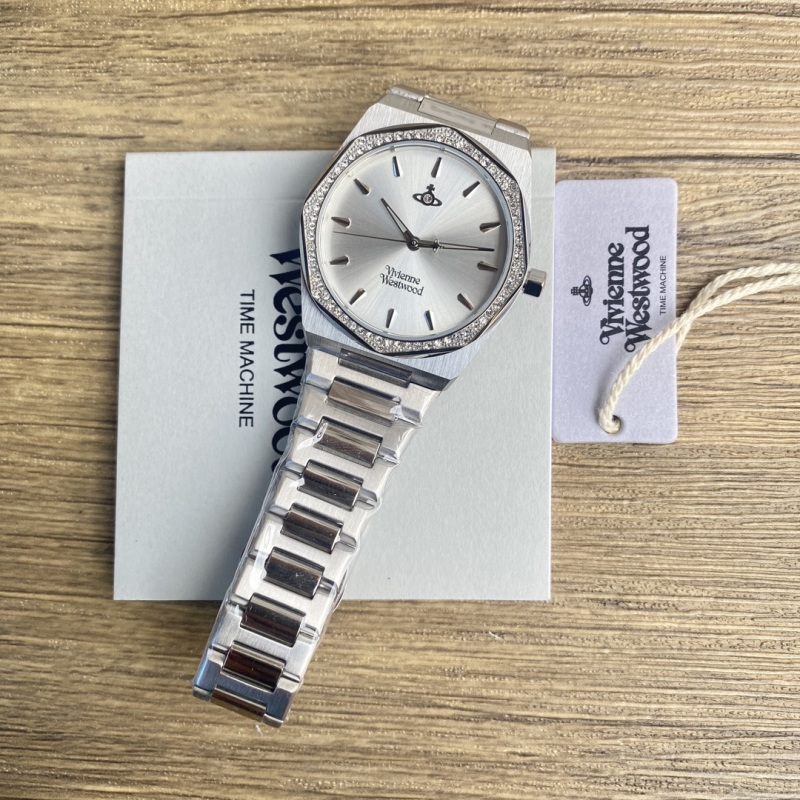 Часы Vivienne Westwood