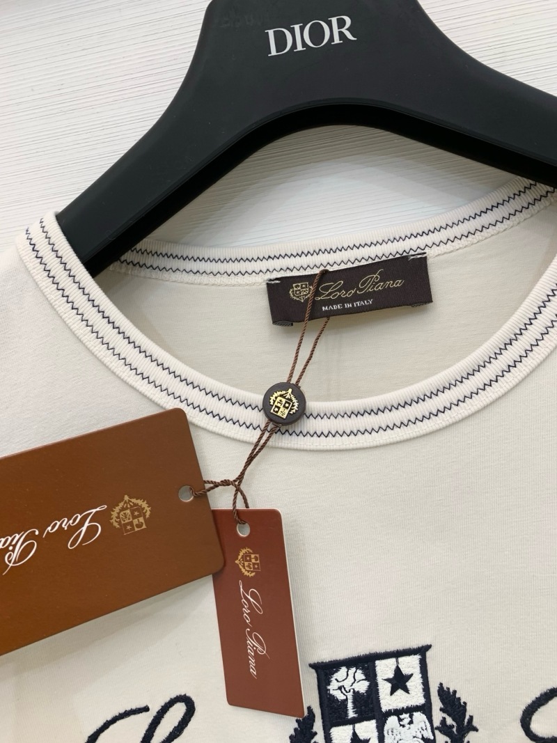 Футболка женская с вышитым логотипом Loro Piana