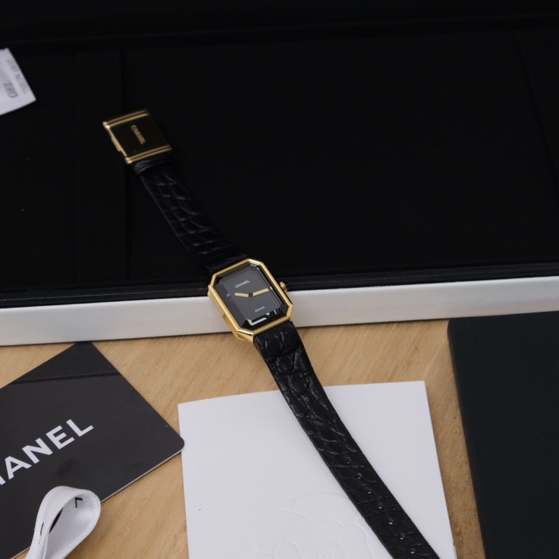 Часы Chanel
