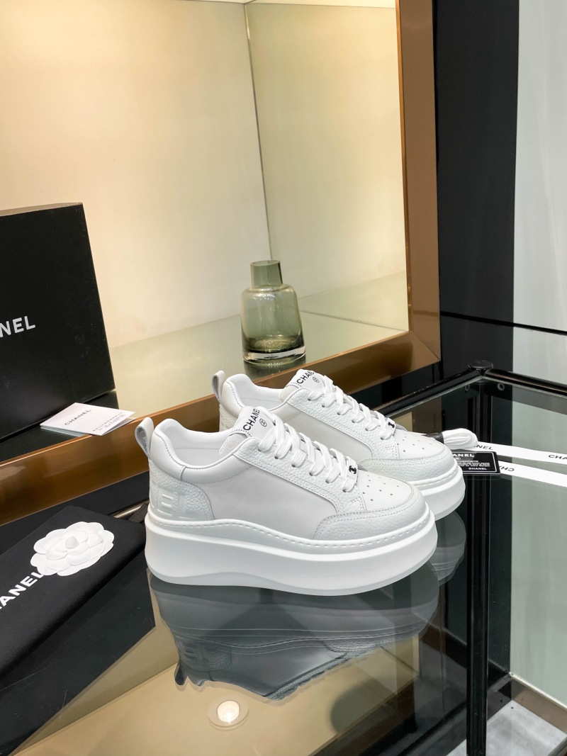 Белые кроссовки на платформе Chanel
