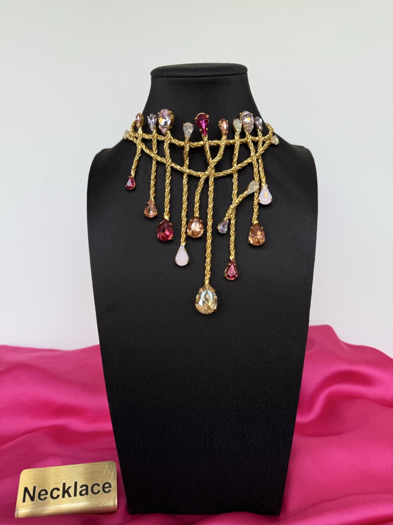 Колье с кристаллами Schiaparelli