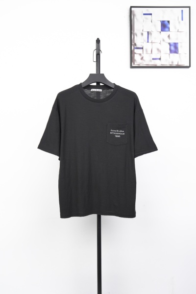 Футболка Acne Studios с логотипом на кармане