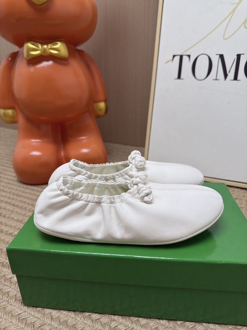 Женские балетки Bottega Veneta белого цвета