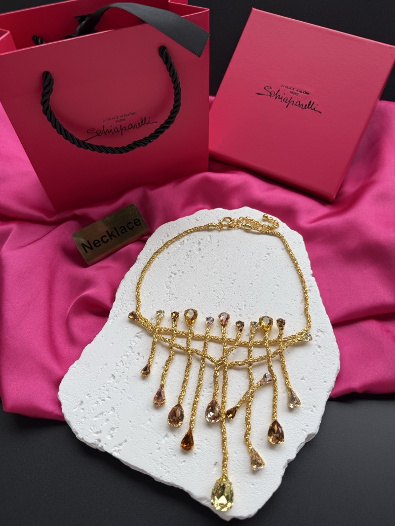 Нарядное колье с кристаллами Schiaparelli