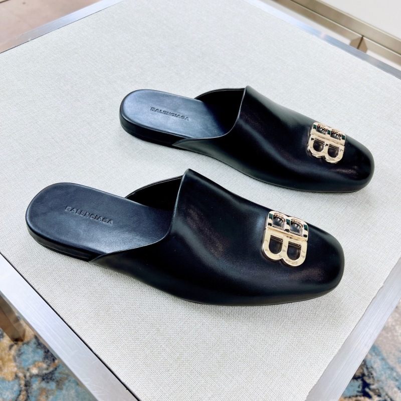 Черные кожаные мокасины с декоративной фурнитурой Balenciaga