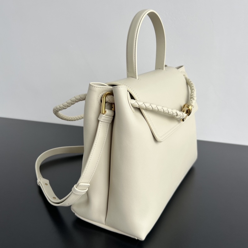 Белая сумка Bottega Veneta Ciao Ciao
