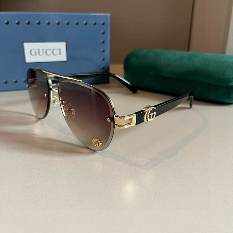 Солнцезащитные очки Gucci стиль пилот