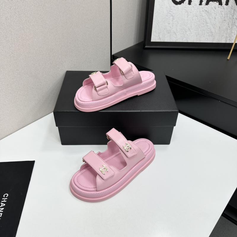 Женские розовые босоножки на толстой подошве с двойной заклепкой Chanel