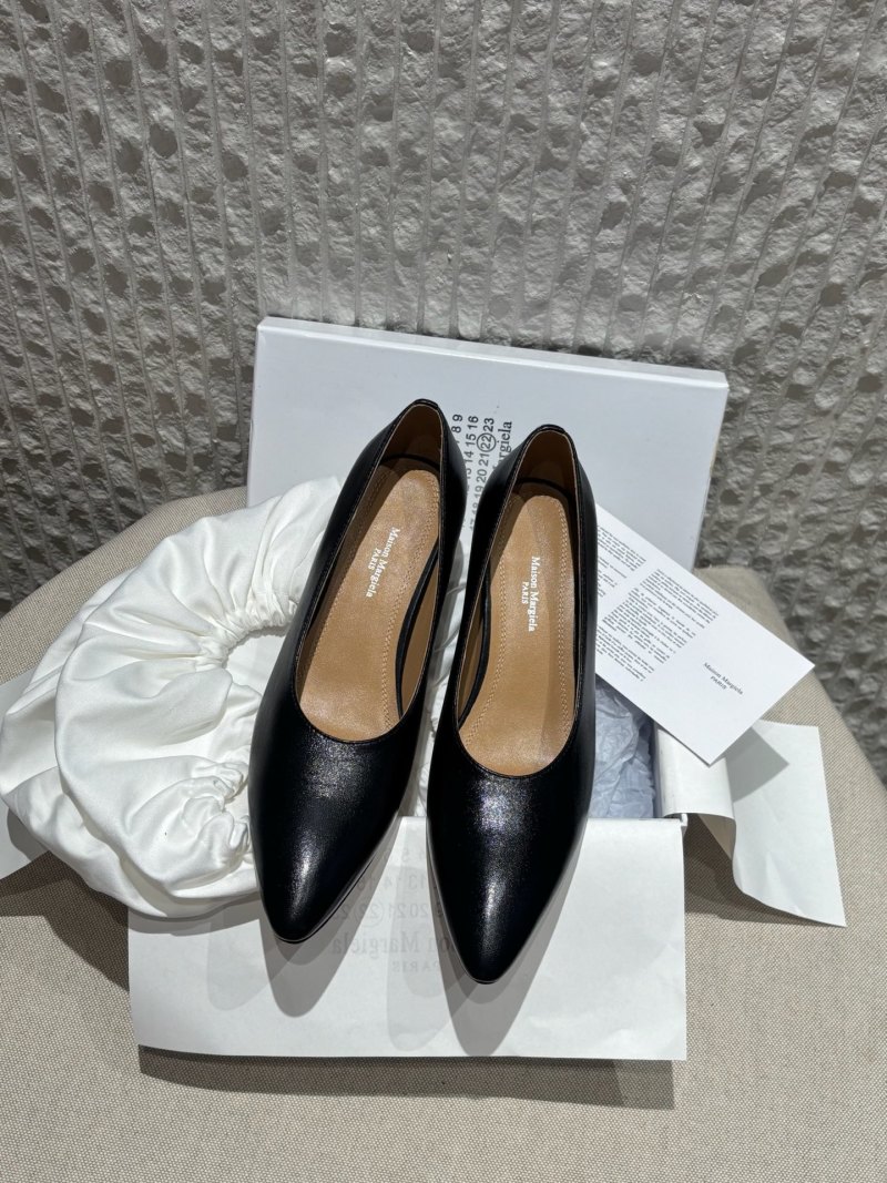 Туфли женские черные с эластичным ремешком Maison Margiela