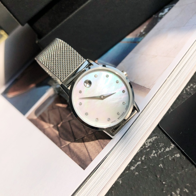 Часы Movado