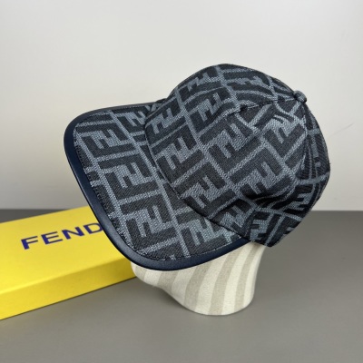 Кепка FENDI с логотипом