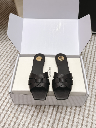 Босоножки Saint Laurent женские черные