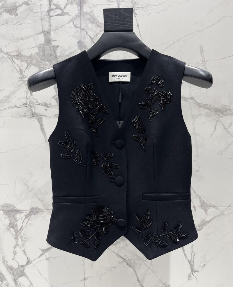 Костюмы Saint Laurent
