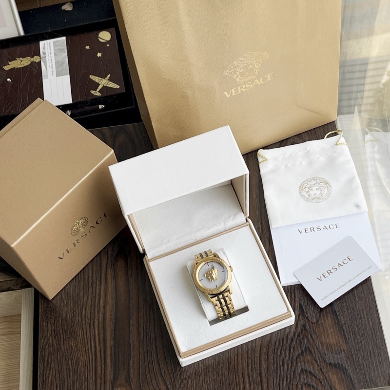 Часы Versace
