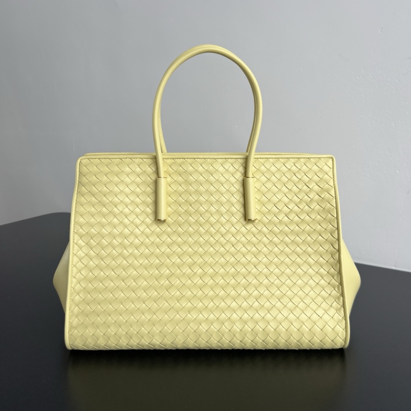 Сумка-тоут Bottega Veneta из кожи с плетением