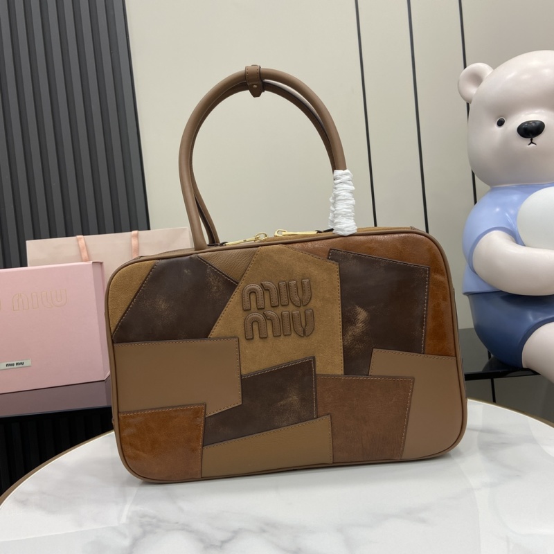 Сумка Miu Miu коричневая кожа