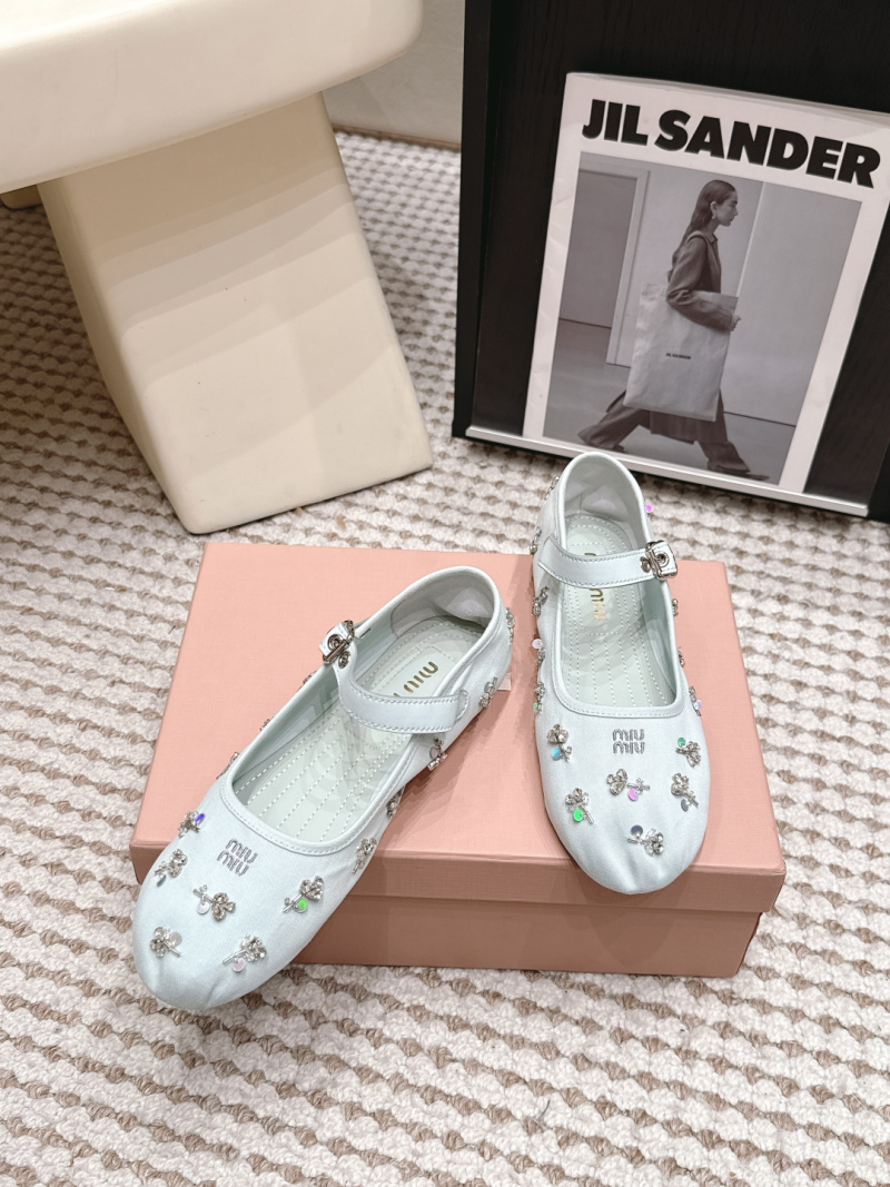 Женские туфли Miu Miu в стиле Мэри Джейн с декором