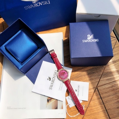 Часы Swarovski