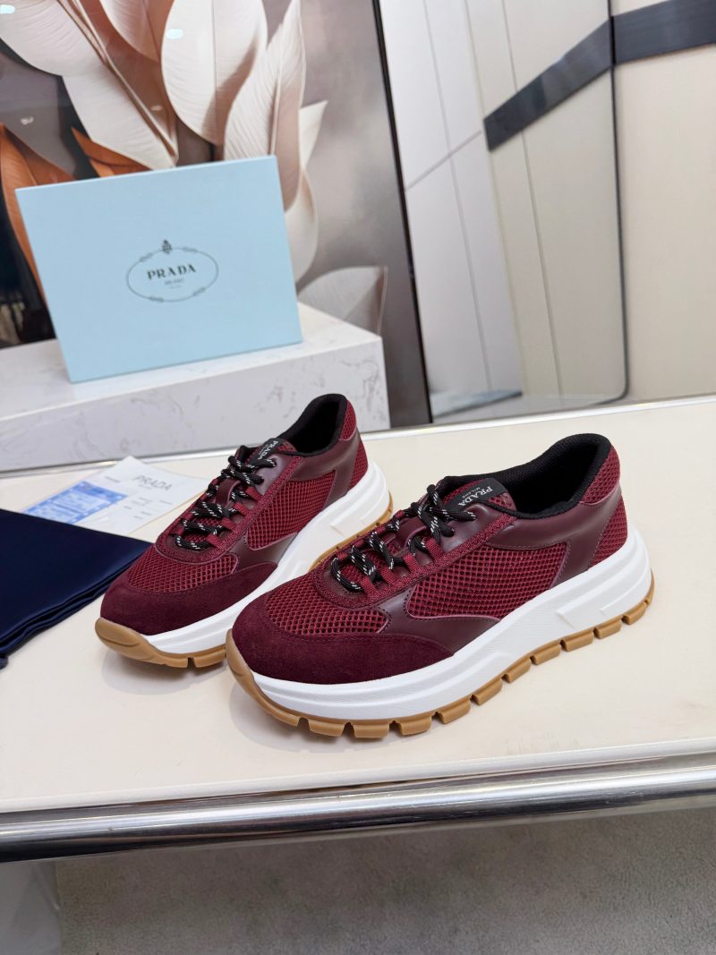 Женские кроссовки комбинированные Prada