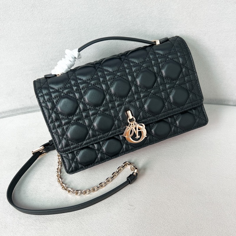 Черная кожаная сумка с логотипом Dior
