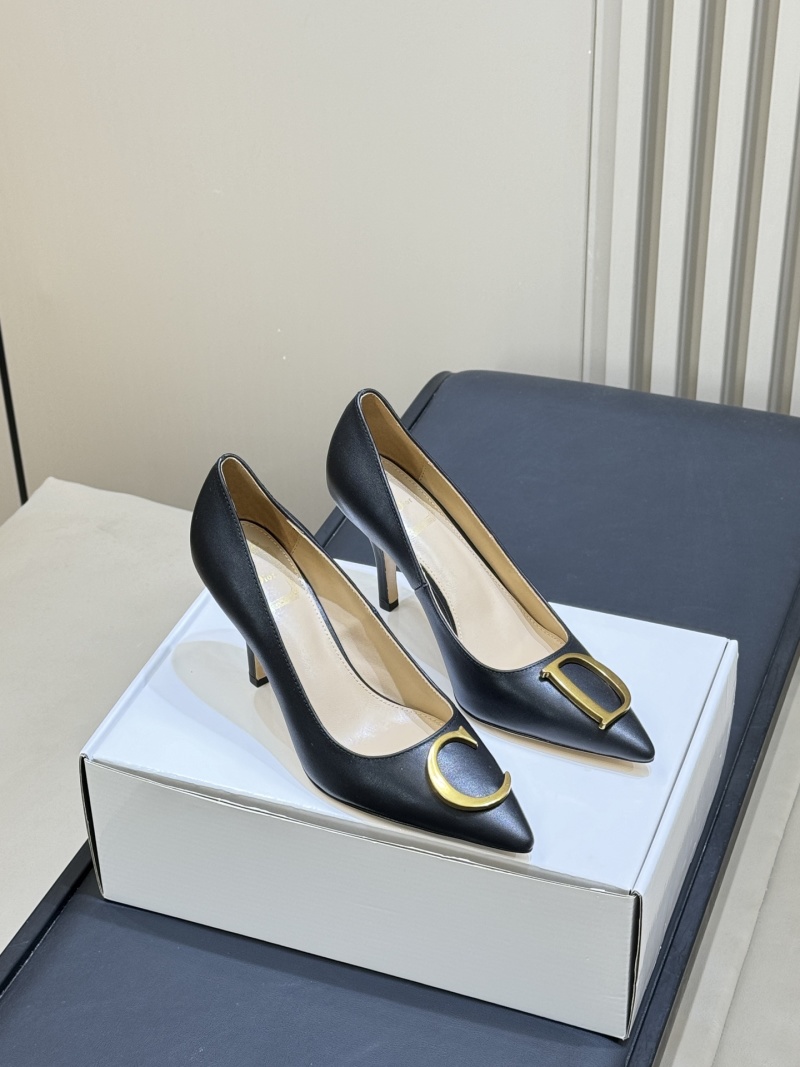 Женские черные лаковые туфли на каблуке Dior