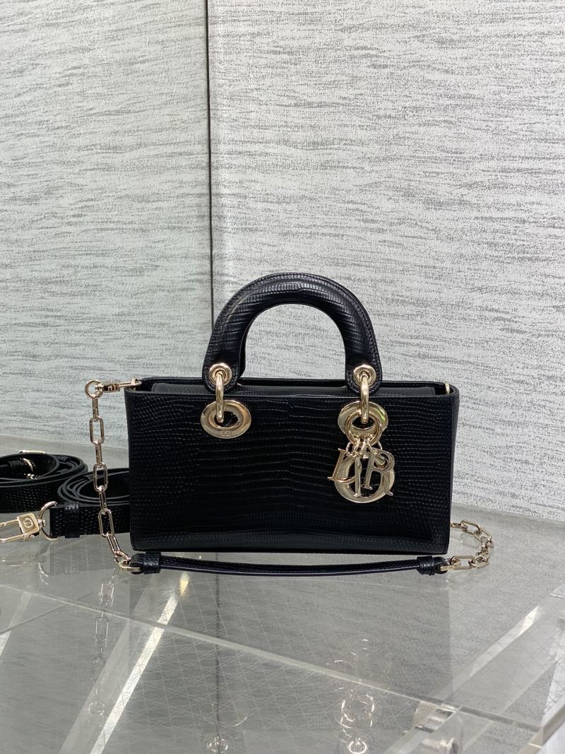Черная сумка Dior Lady Dior с ремнем
