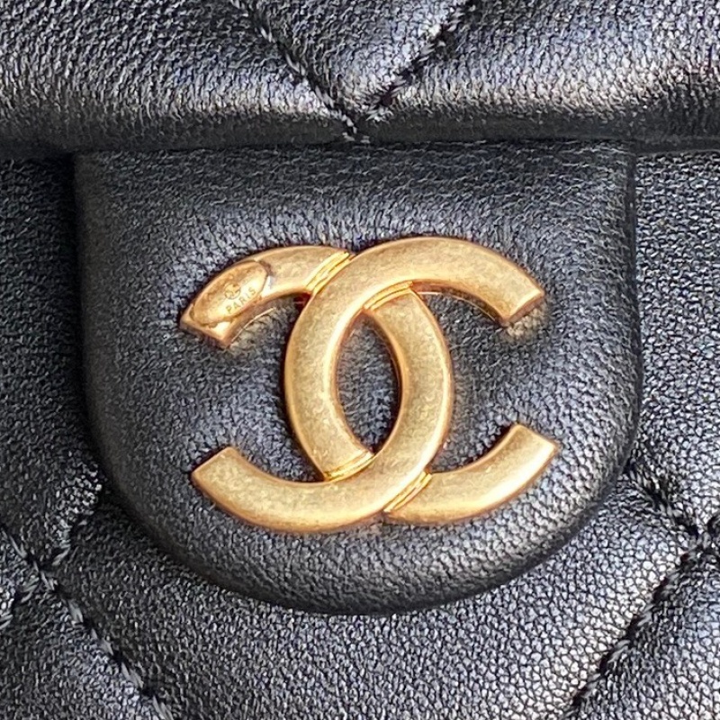 Женская сумка Chanel Hoho с двойными карманами и золотой цепью